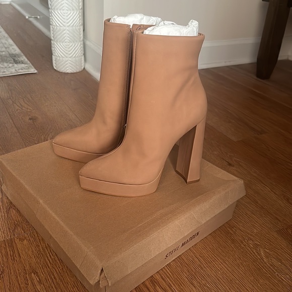 Dalina Steve Madden heeled boots - Picture 6 of 6